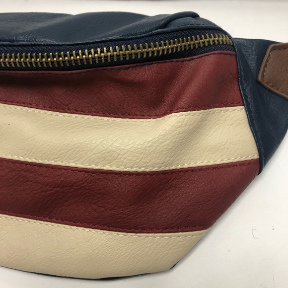 Mossimo flag fanny pack. - Picture 3 of 5